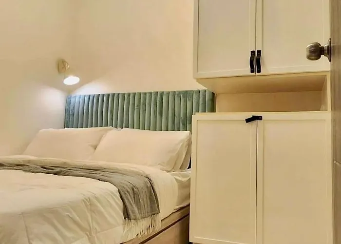 Aureo 1br Fame Residences Near Shaw, Sm Megamall, Ortigas Skyline View Apartment *